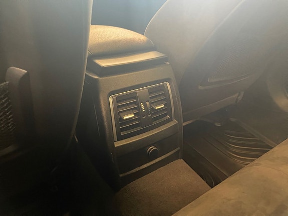 BMW 330i 20 of 26