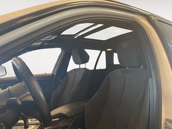 BMW 330i 19 of 26