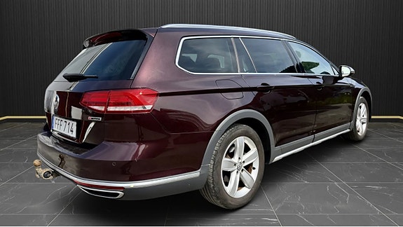 Volkswagen Passat Alltrack 4 of 5