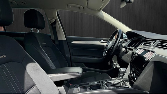 Volkswagen Passat Alltrack 7 of 8