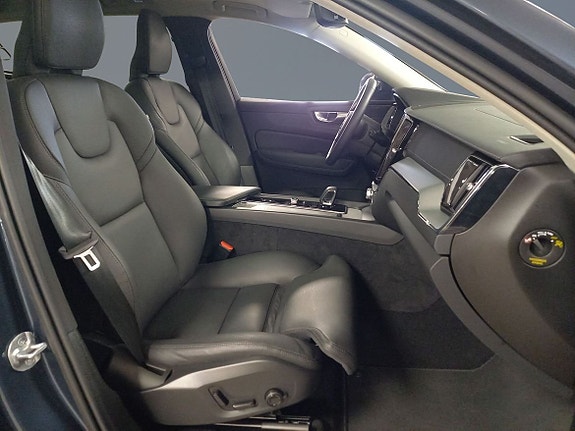 Volvo XC60 8 of 14
