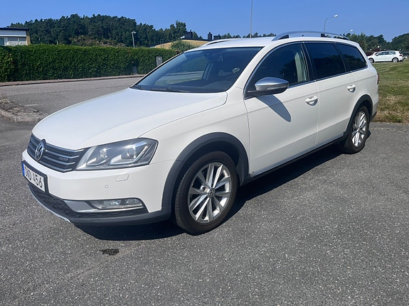 Volkswagen Passat Alltrack 4 of 5