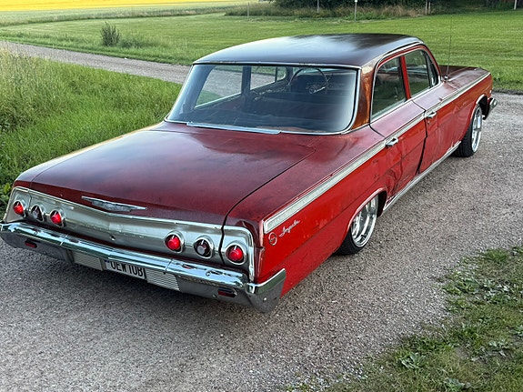 Chevrolet Impala 4 of 5
