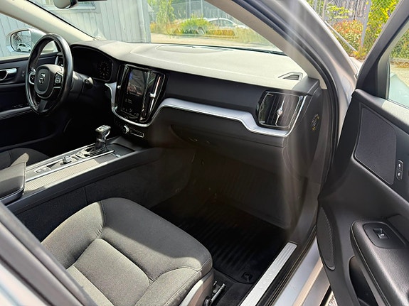 Volvo V60 10 of 23