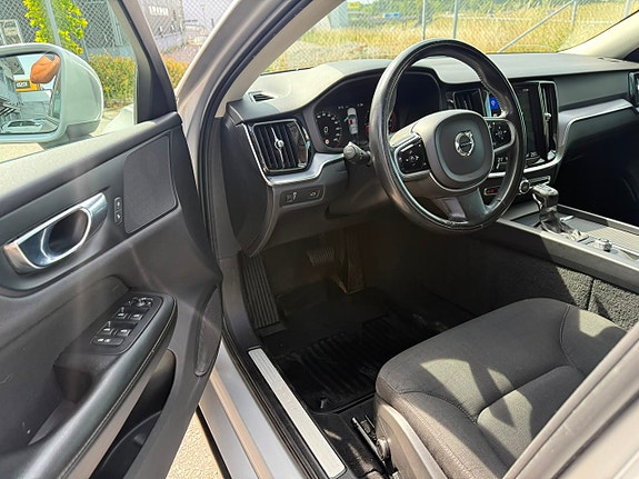 Volvo V60 11 of 23