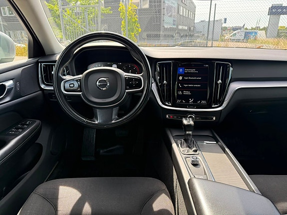 Volvo V60 9 of 23