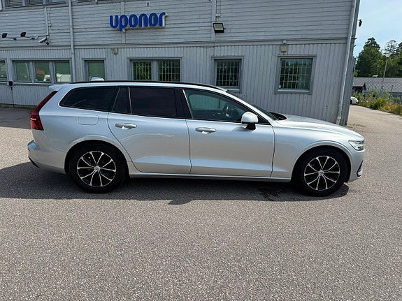 Volvo V60 4 of 23