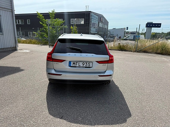 Volvo V60 8 of 23