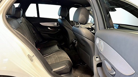 Mercedes-Benz C300 de 5 of 5