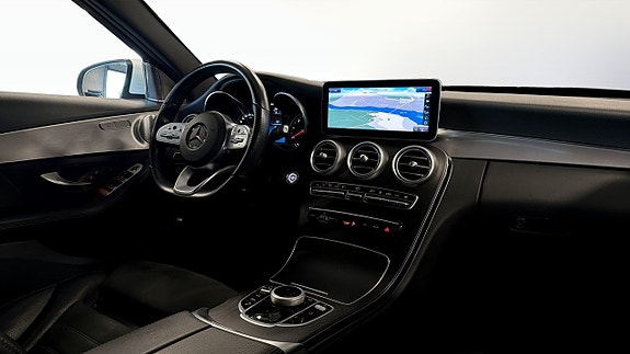Mercedes-Benz C300 de 3 of 5
