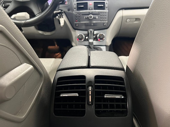 Mercedes-Benz C180 20 of 22