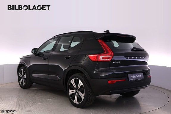 Volvo XC40 4 of 5