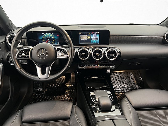 Mercedes-Benz A200 12 of 30