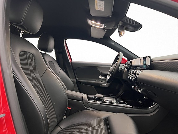 Mercedes-Benz A200 14 of 30