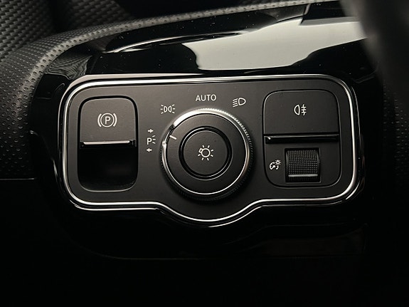 Mercedes-Benz A200 26 of 30