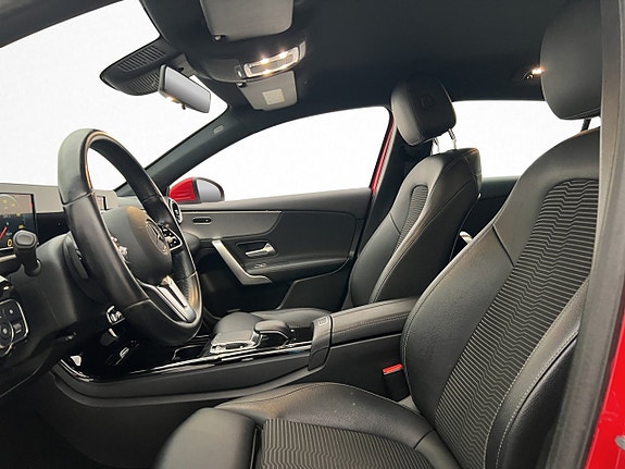 Mercedes-Benz A200 11 of 30