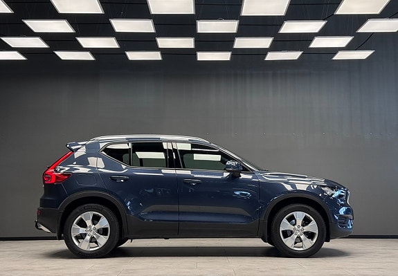 Volvo XC40 4 of 5