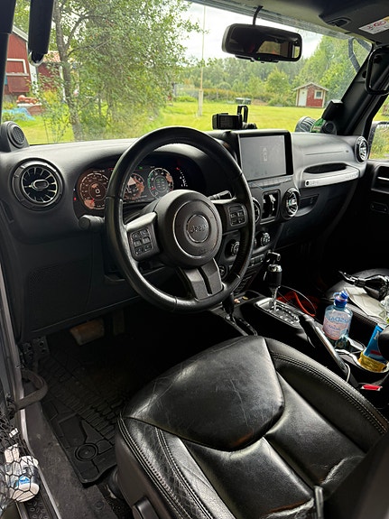 Jeep Wrangler Unlimited 11 of 14