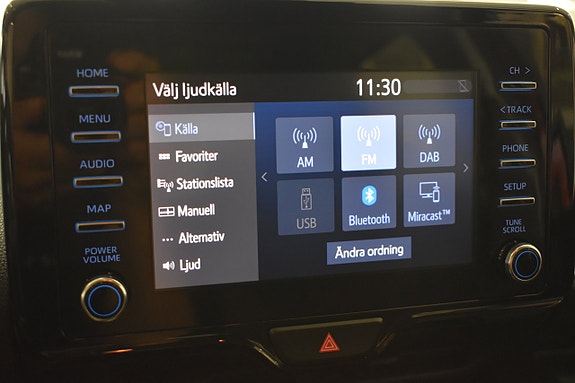Toyota Yaris 14 of 21