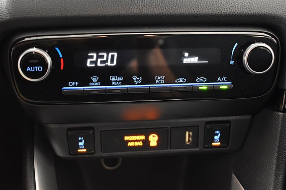 Toyota Yaris 12 of 21