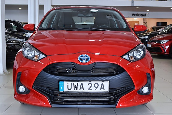 Toyota Yaris 2 of 21