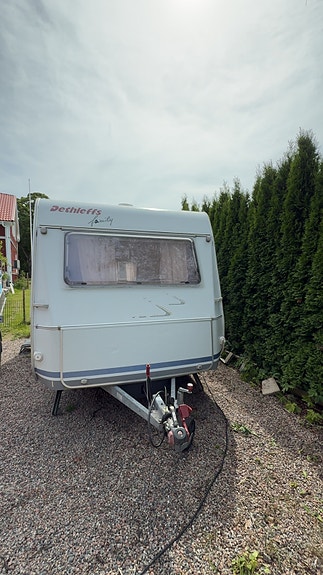Dethleffs Camper 420 T 4 of 12