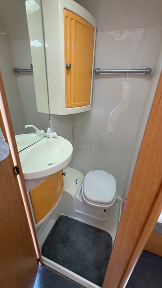 Dethleffs Camper 420 T 10 of 12
