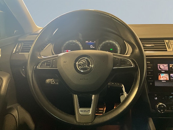 Skoda Octavia Scout 15 of 21