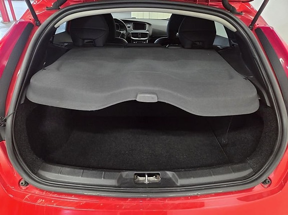 Volvo V40 8 of 10