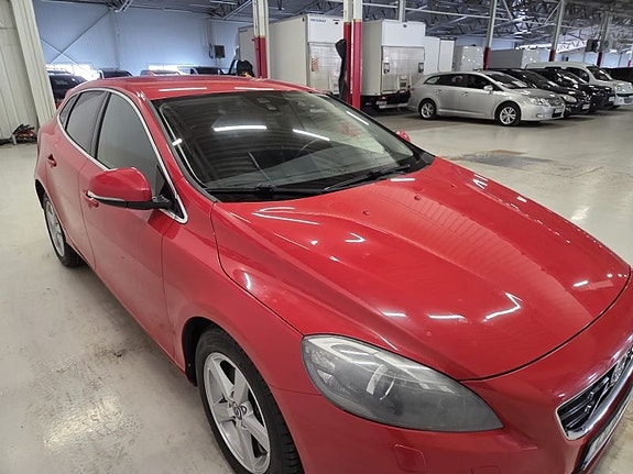 Volvo V40 3 of 5