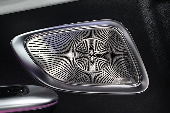 Mercedes-Benz C300 e 17 of 26