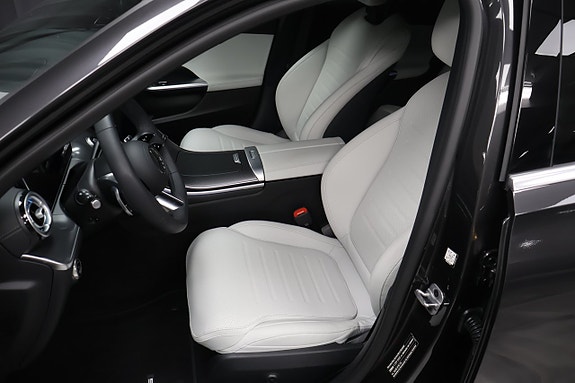 Mercedes-Benz C300 e 10 of 26