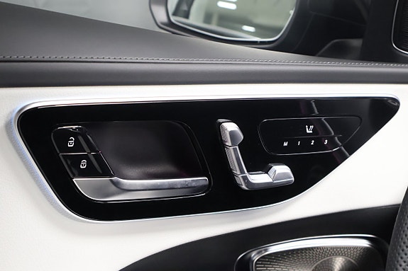 Mercedes-Benz C300 e 16 of 26