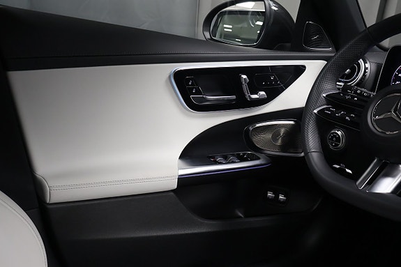 Mercedes-Benz C300 e 15 of 26