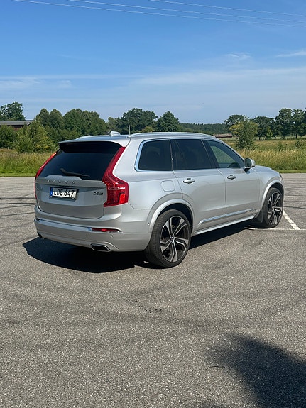 Volvo XC90 4 of 8