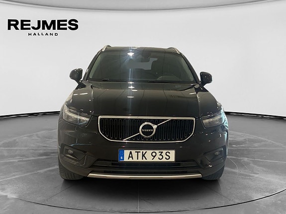 Volvo XC40 8 of 13