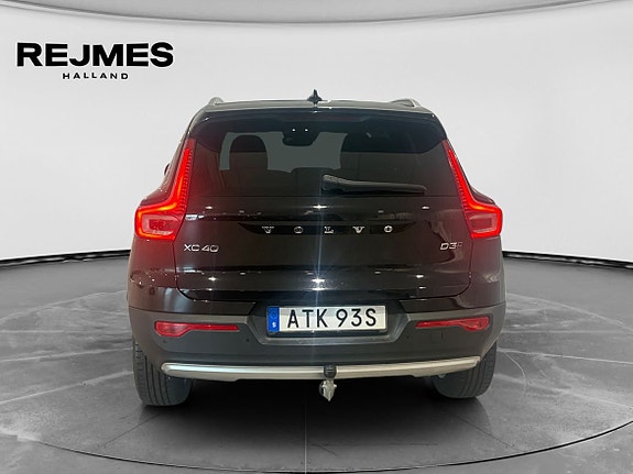 Volvo XC40 7 of 13