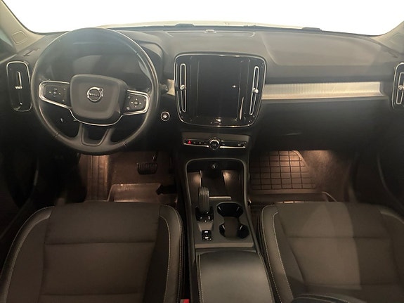 Volvo XC40 5 of 5