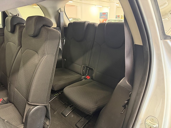 Kia Carens 9 of 18