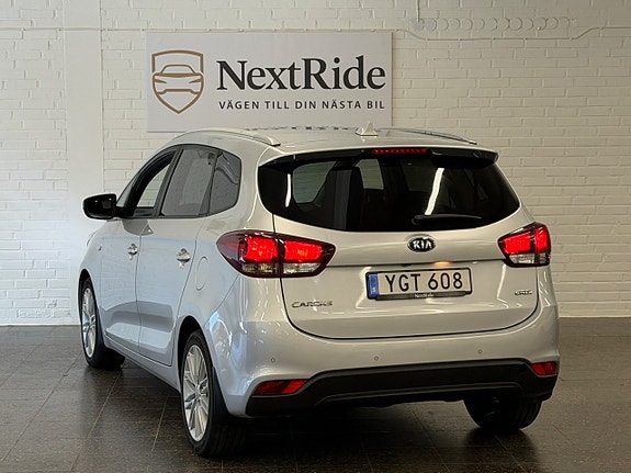 Kia Carens 3 of 5