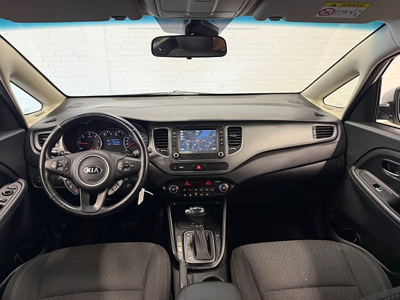 Kia Carens 11 of 18
