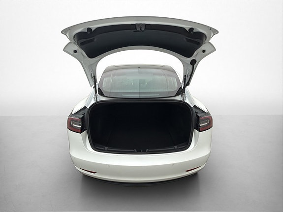Tesla Model 3 9 of 30