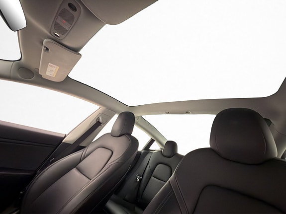 Tesla Model 3 11 of 30