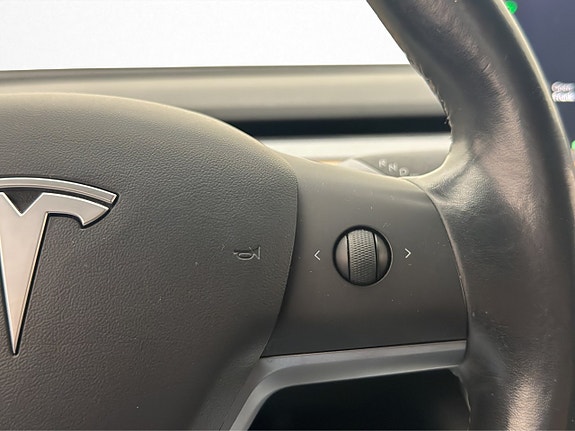 Tesla Model 3 26 of 30