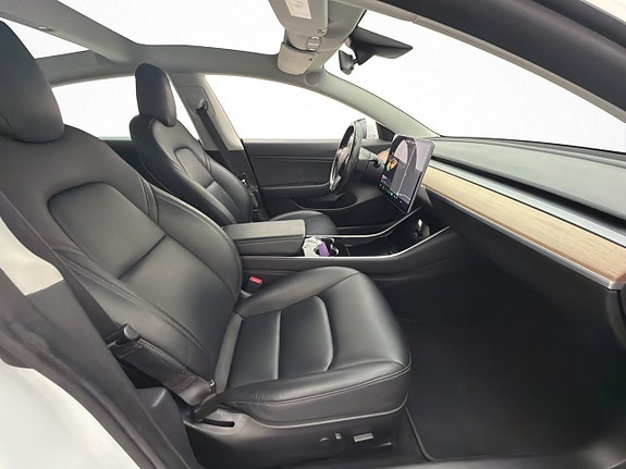 Tesla Model 3 23 of 30