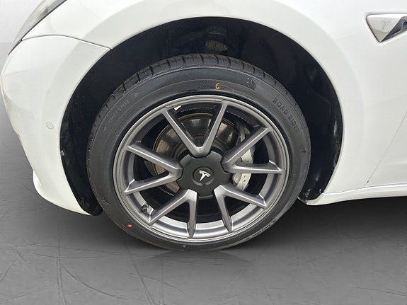 Tesla Model 3 28 of 30
