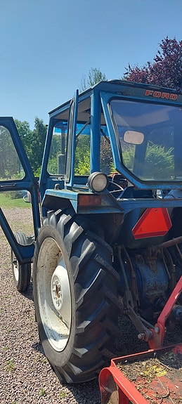 Ford 2000 5 of 10