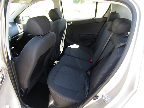 Hyundai i20 12 of 15