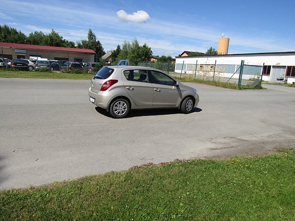 Hyundai i20 6 of 15