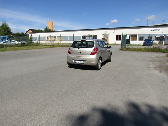 Hyundai i20 5 of 15